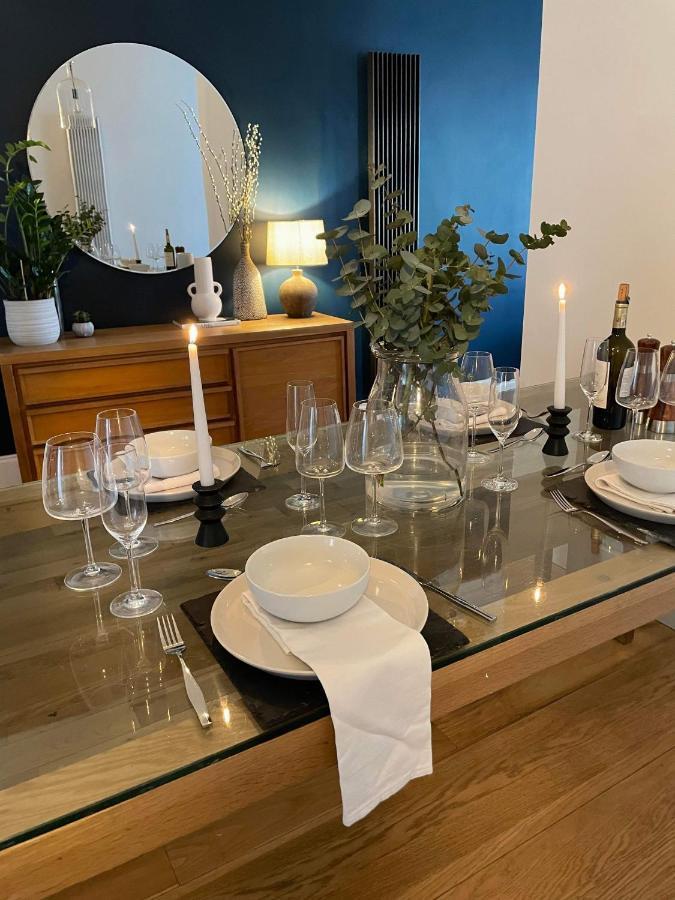The Clock Tower Apartment - Spacious, Modern, 2 Bed Room Apartment , Southsea With Free Parking - Sleeps 4 Портцмаус Экстерьер фото