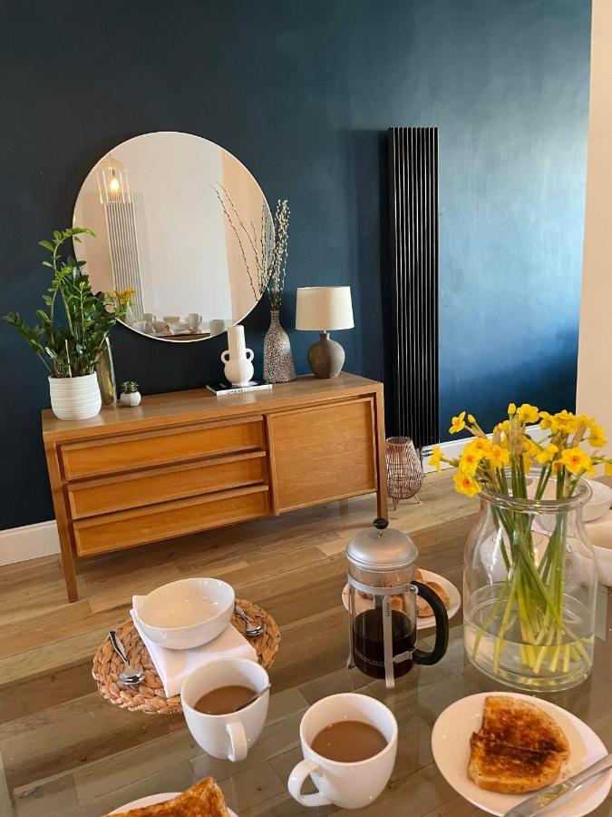 The Clock Tower Apartment - Spacious, Modern, 2 Bed Room Apartment , Southsea With Free Parking - Sleeps 4 Портцмаус Экстерьер фото